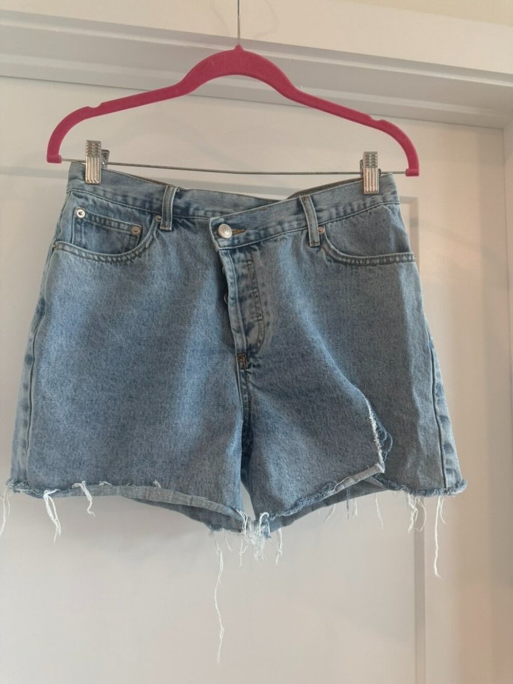 Princess Polly Light Wash High Waisted Denim Cutoff Shorts Size US 6